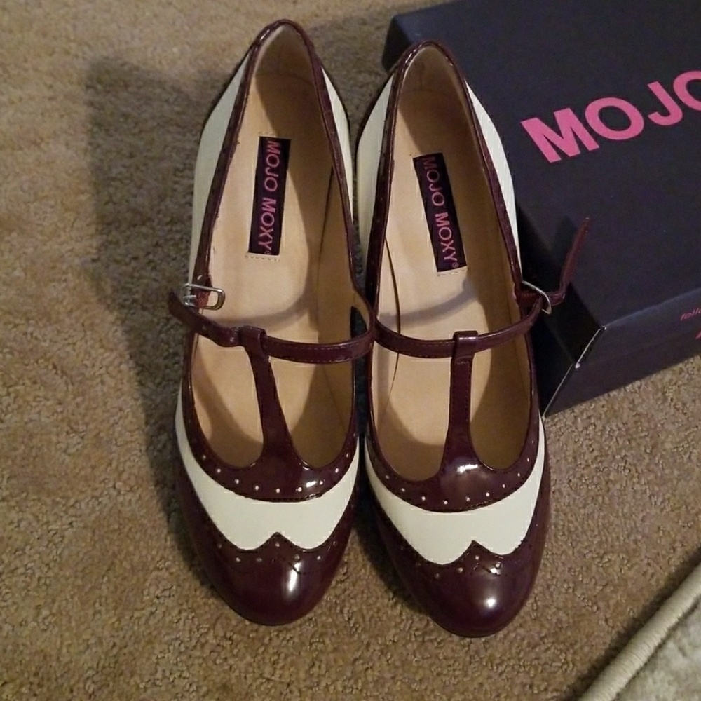 Mojo moxy shoes- never worn